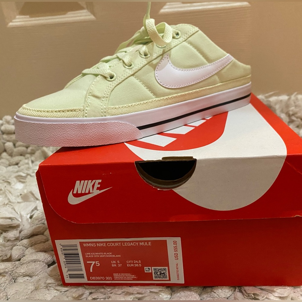 Nike mules